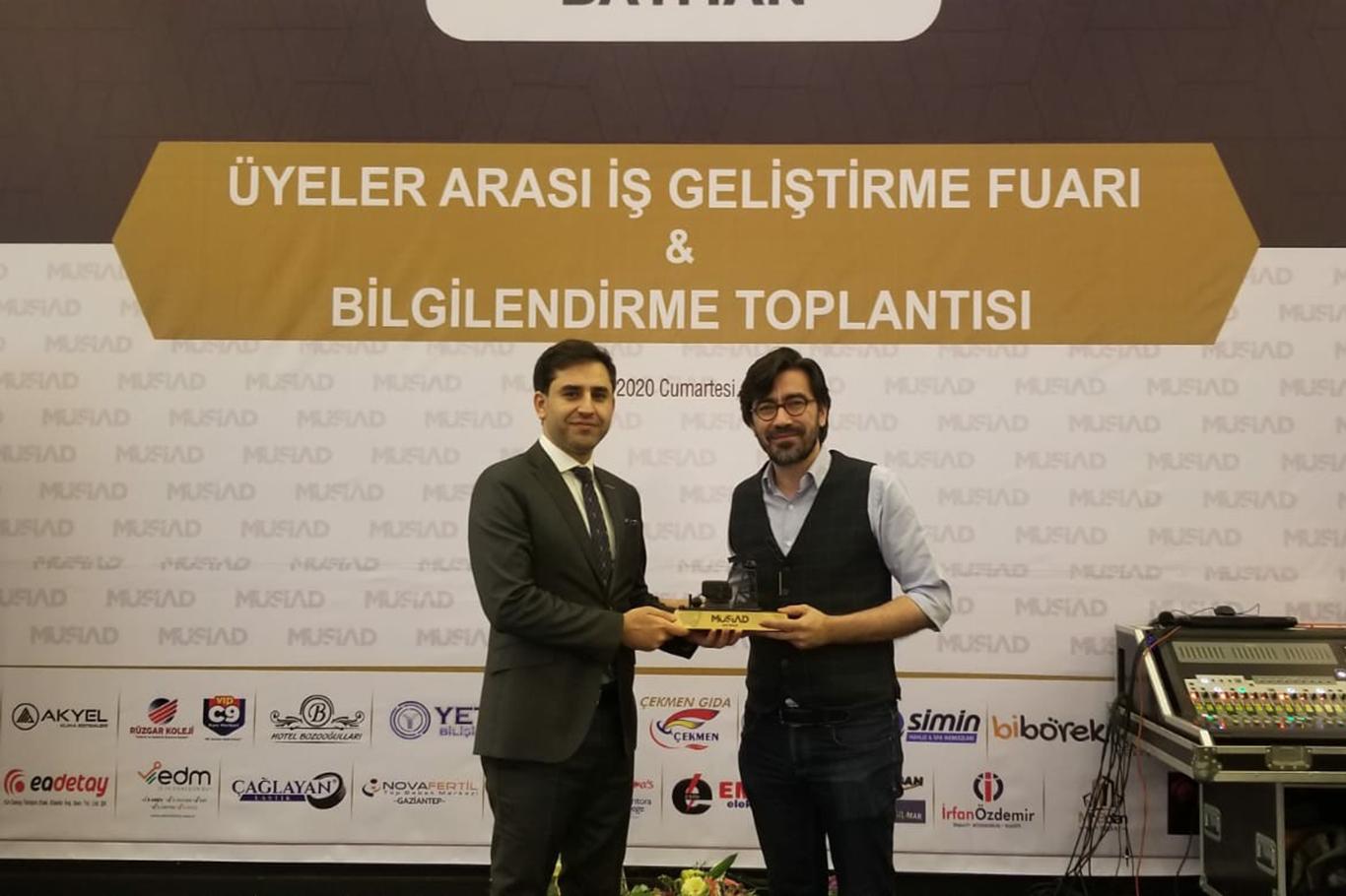 Batman’da bölgesel toplantı düzenleyen MÜSİAD 200 iş adamını bir araya getirdi Batman’da bölgesel toplantı düzenleyen MÜSİAD 200 iş adamını bir araya getirdi